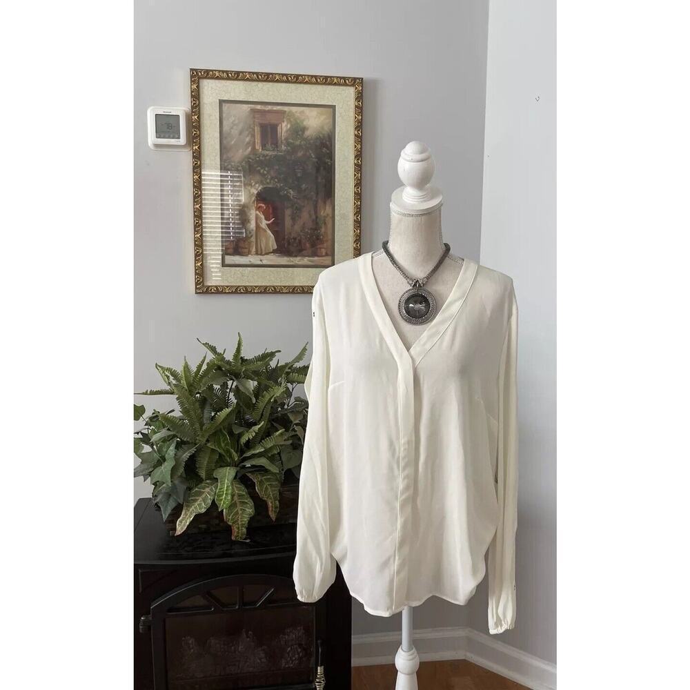 New‎ Directions Women's Beige V-neck Top M Long Sleeves Embellished Open Front